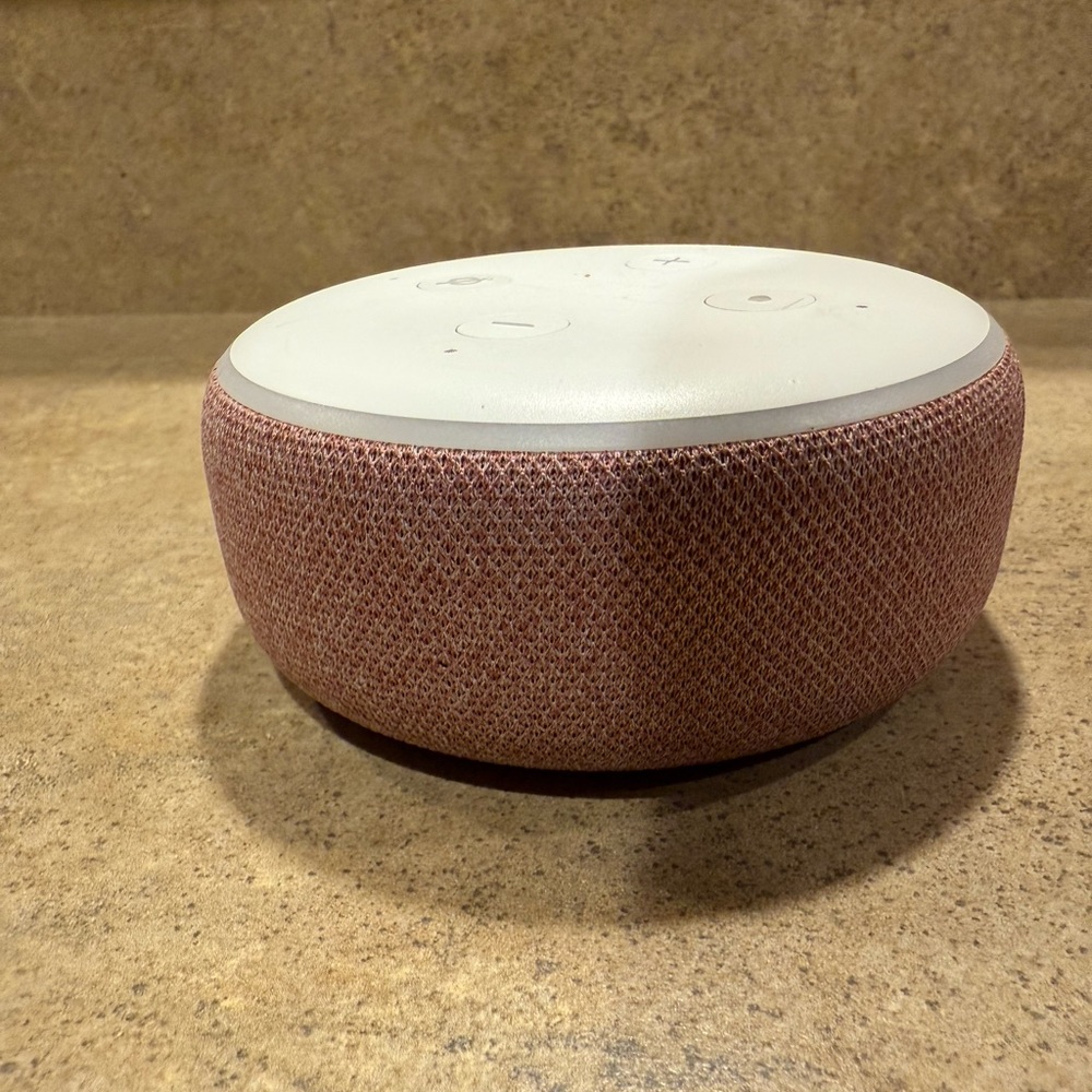 Amazon C78MP8 Echo Dot 3rd Generation Smart Speaker w/ AC Adapter Red - Tested - Picture 3 of 6
